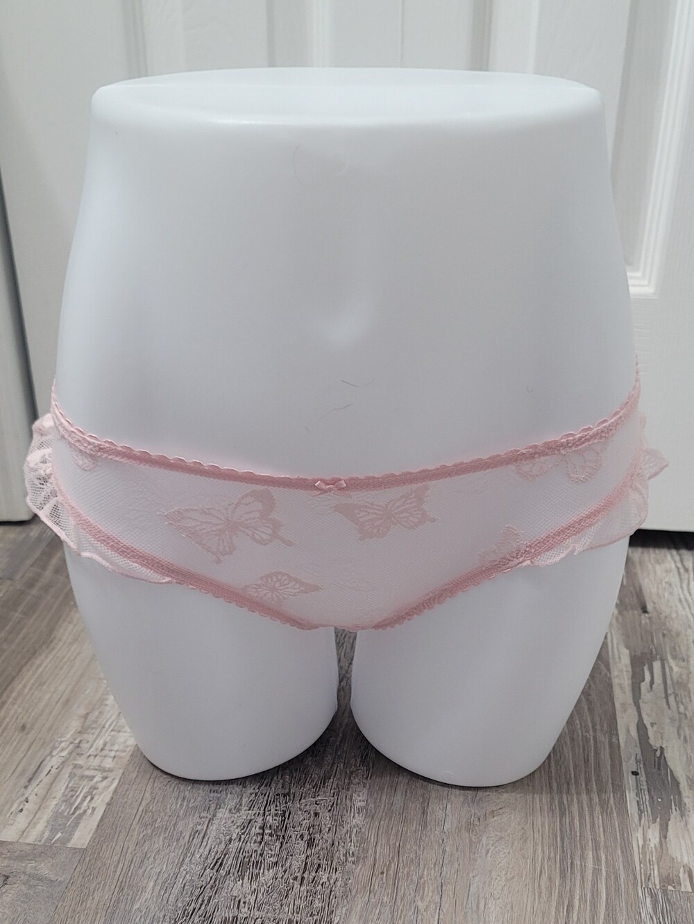 Victoria's Secret The Lacie Buttergly Mesh  Flutter Thong  Panty PINK SMALL